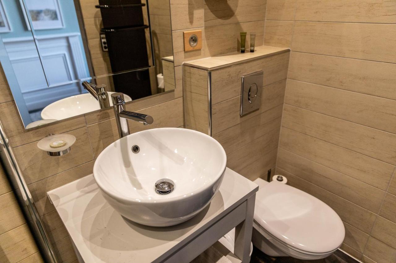 Hotel O Chateau Hayange エクステリア 写真