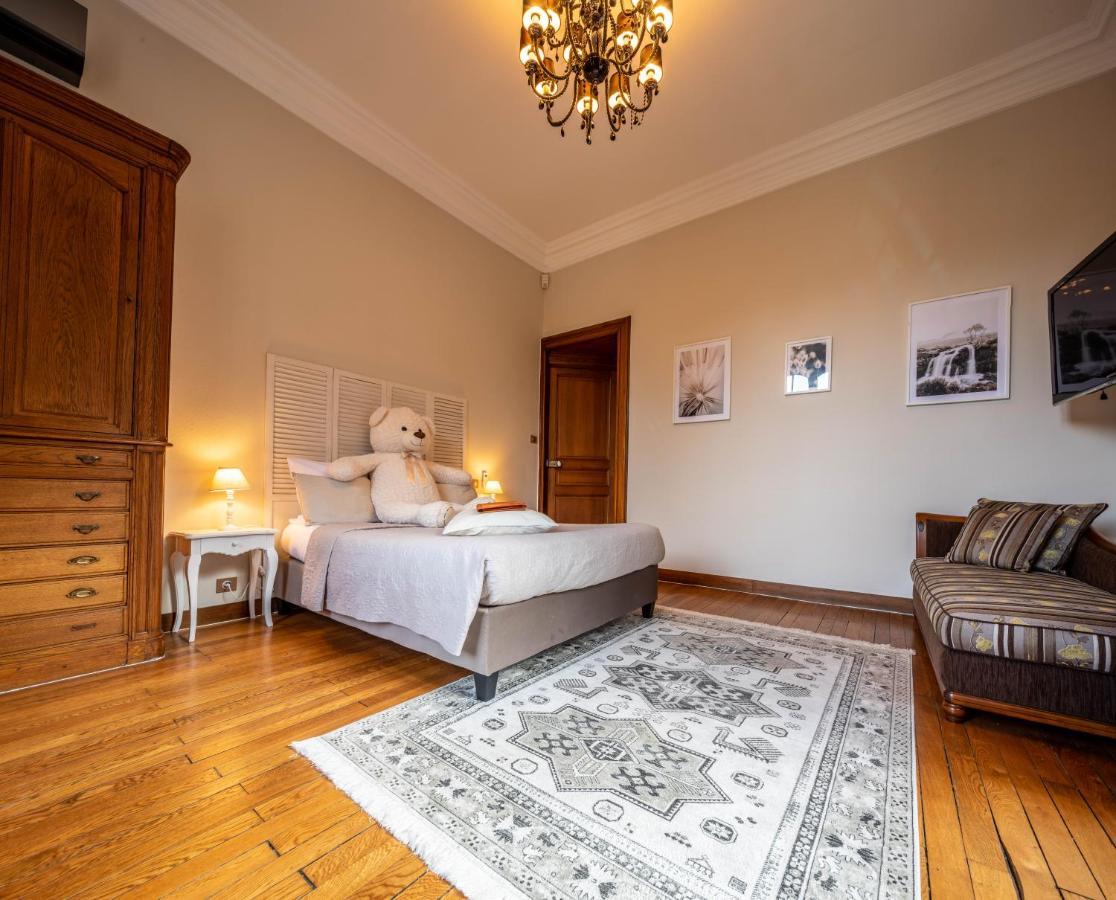 Hotel O Chateau Hayange エクステリア 写真
